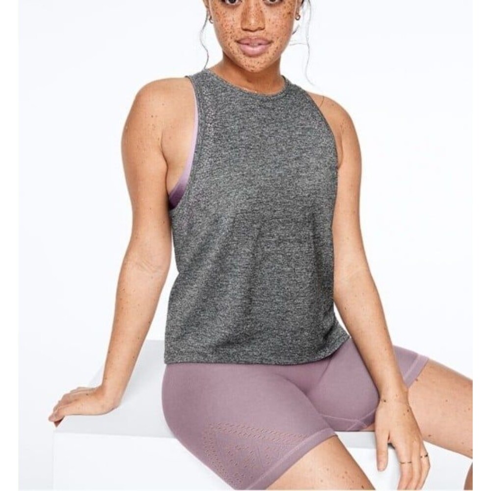 Woman's ActiveWear 2-Piece Bundle - VS Seamless Top & Shorts - Size M/L - Picture 8 of 12